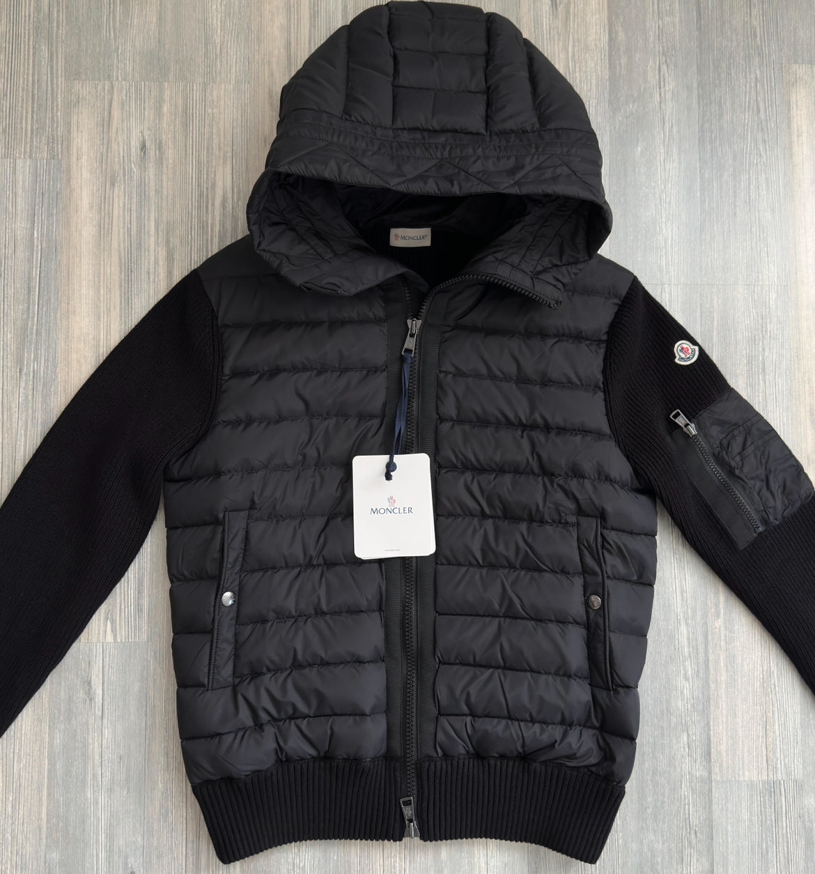 M Hooded Cardigan in Black