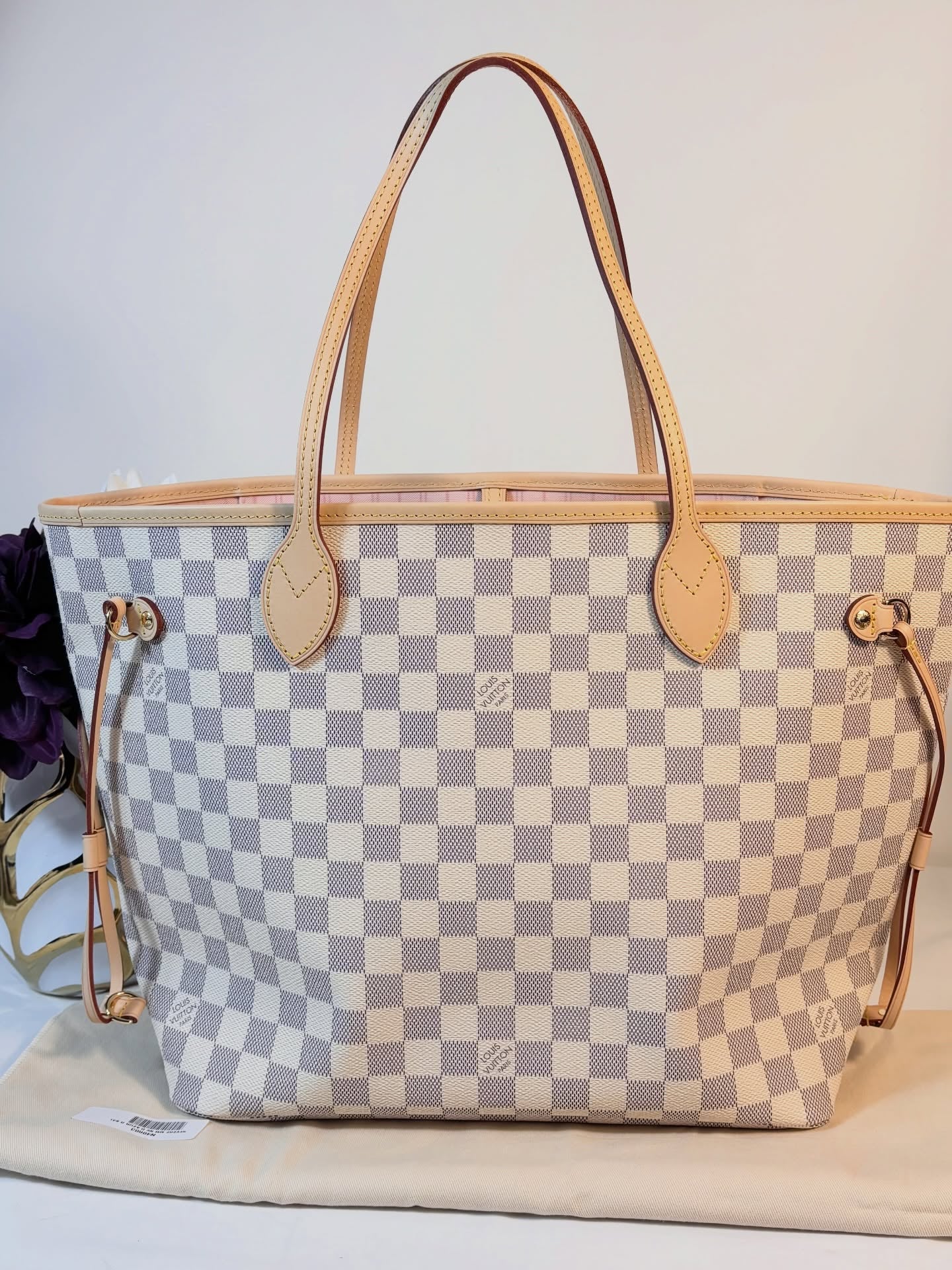1V Tote Bag MM in White