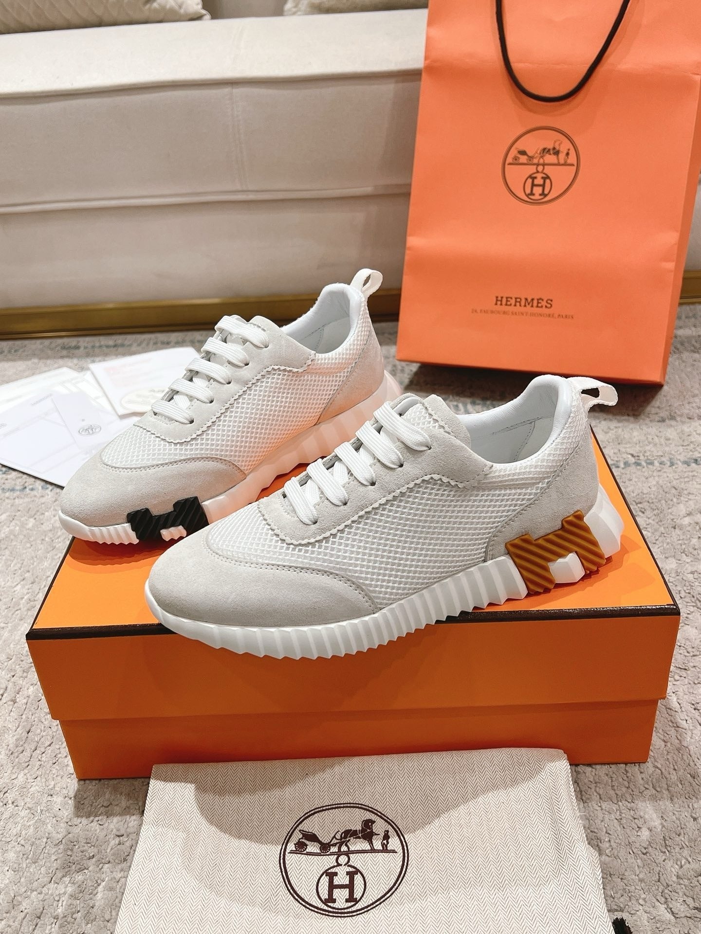 Bouncing Trainers in White 2