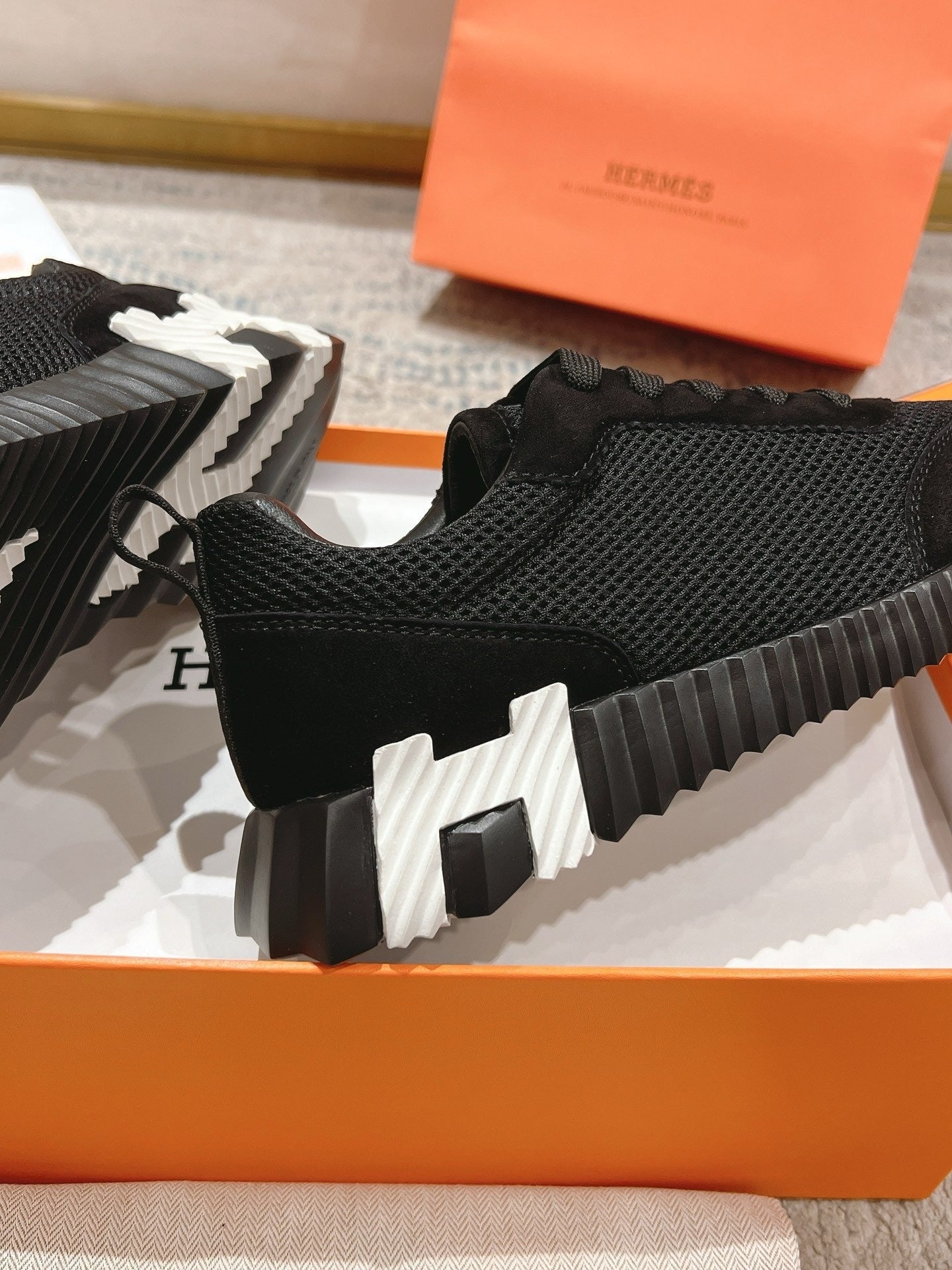 Bouncing Trainers in Black 2