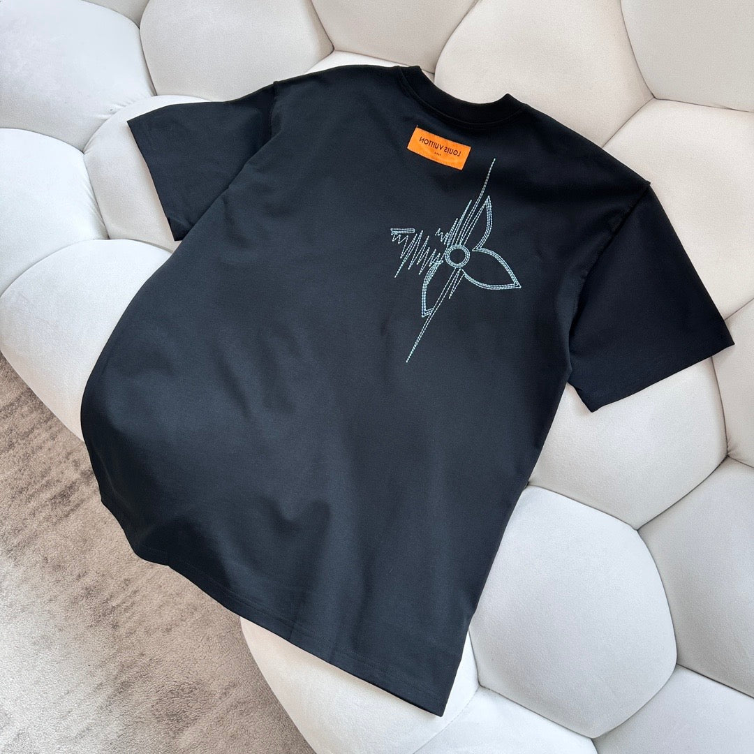 1V T-Shirt in Black