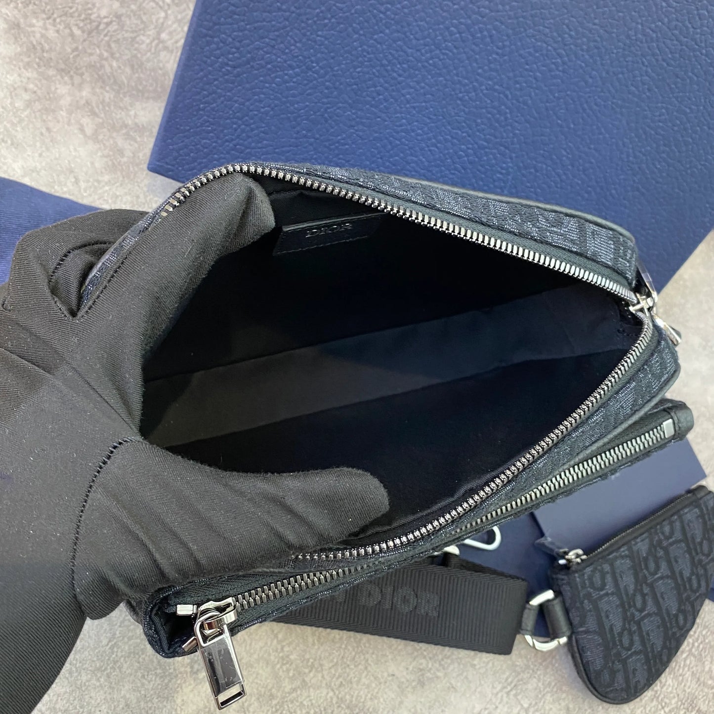 Saddle Triple Pouch in Black