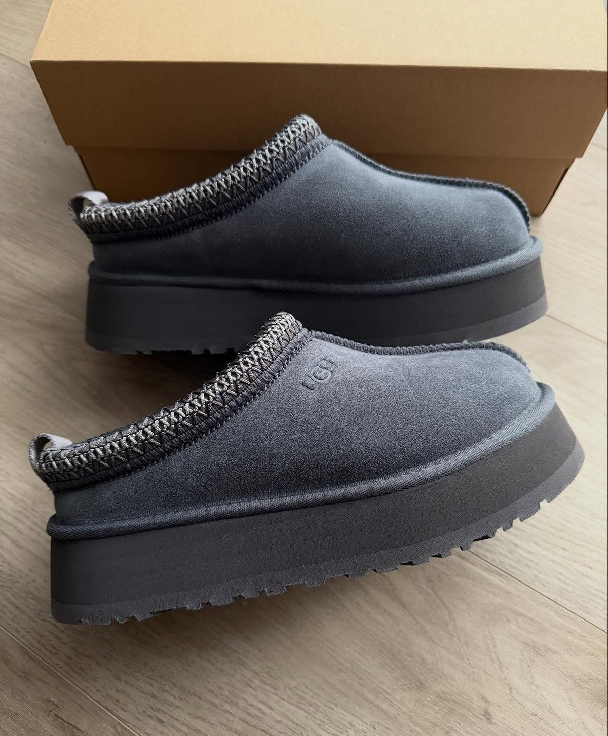 Tazz Slipper in Grey