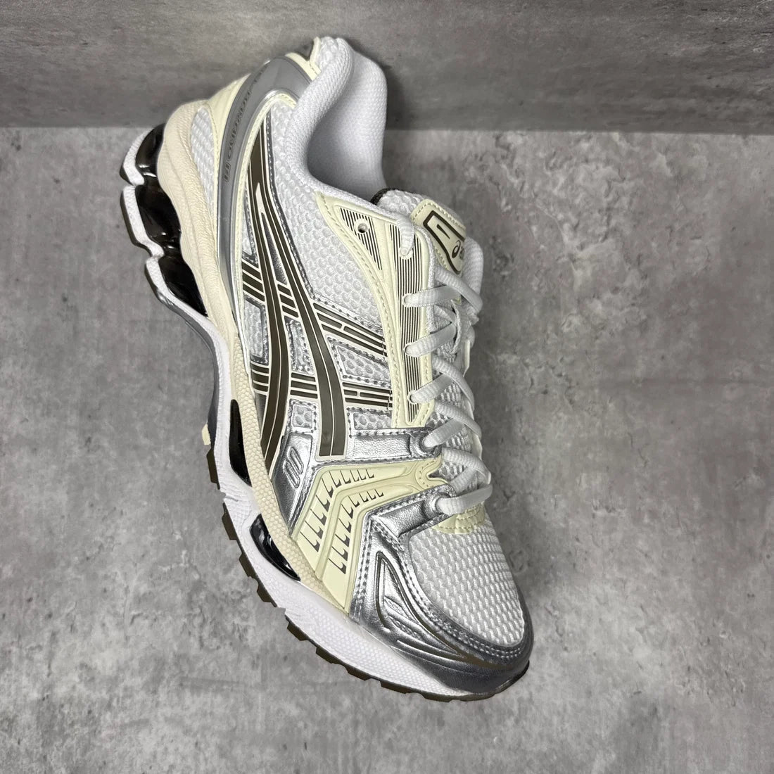 Gel 14 Trainers in White Ivory