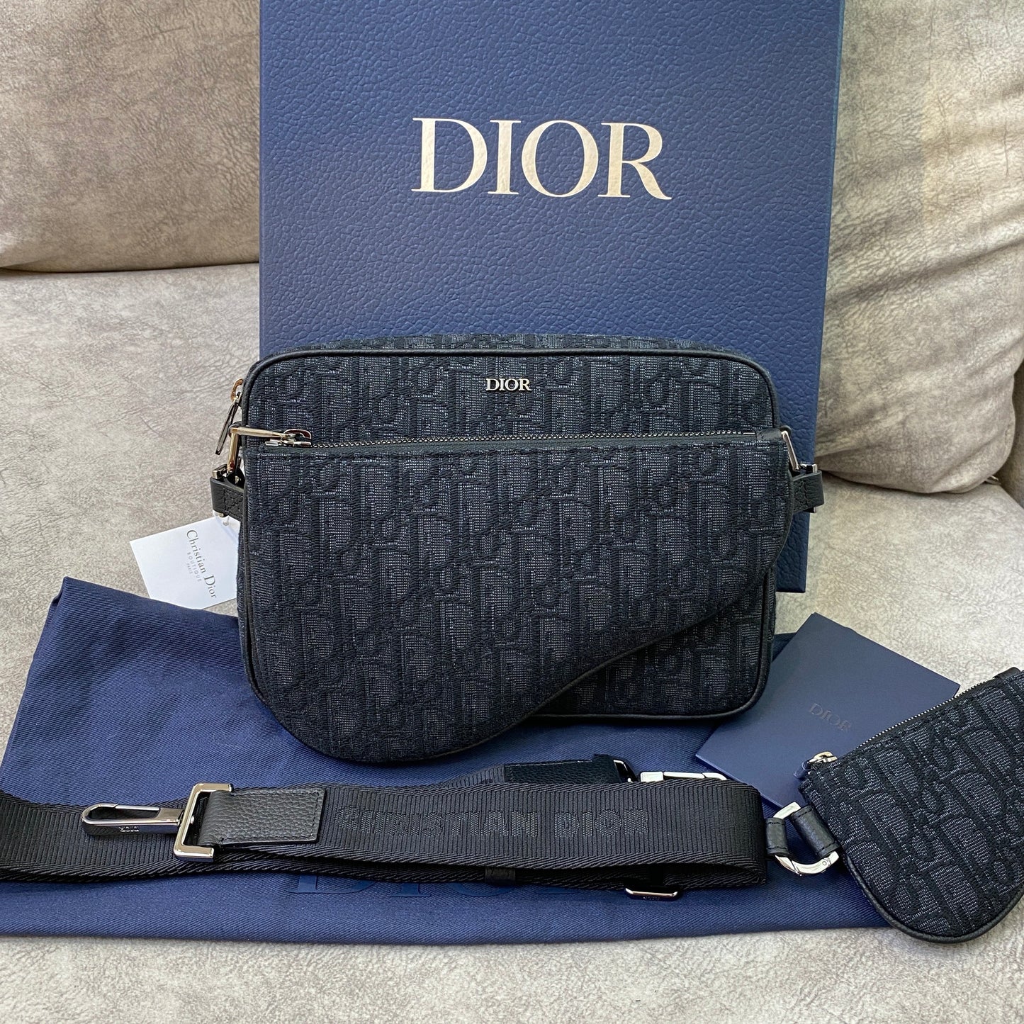 Saddle Triple Pouch in Black