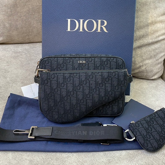 Saddle Triple Pouch in Black