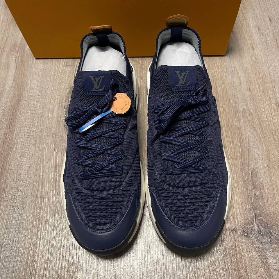 1V Runner in Navy
