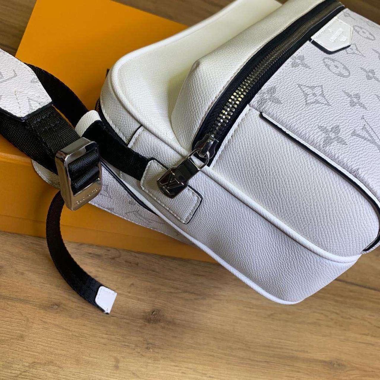 Outdoor Messenger Bag in White