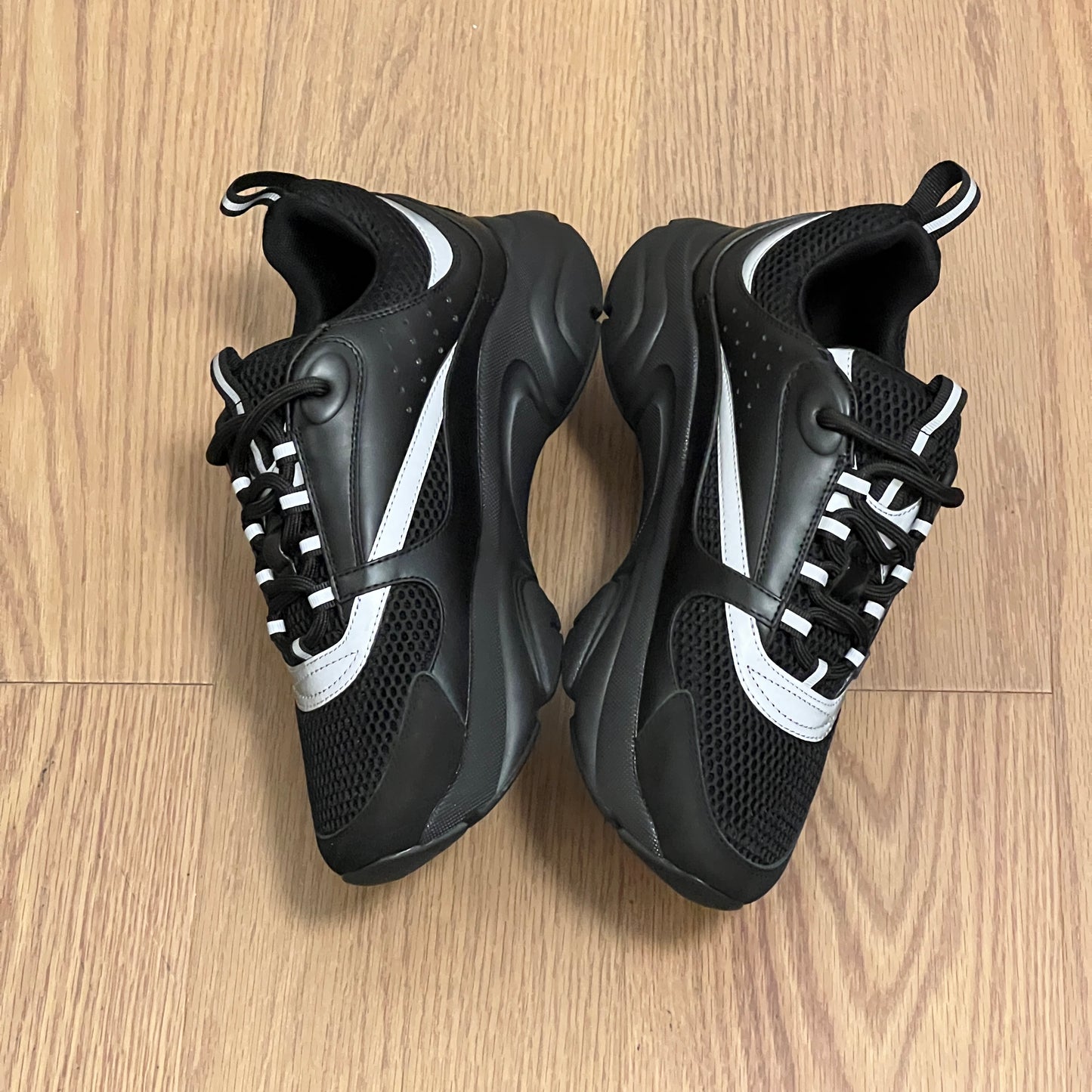 D Trainers in Black