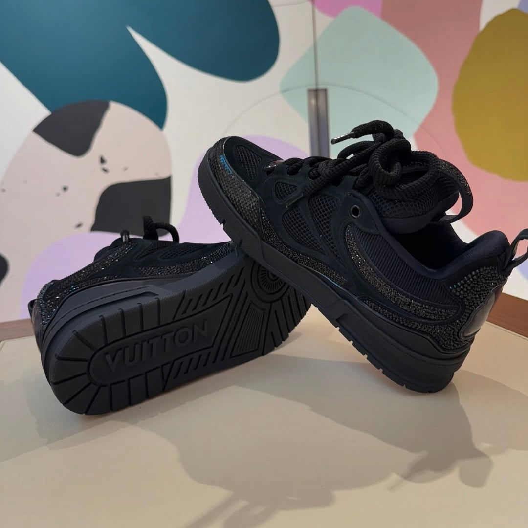 1V Skate Trainers in Black 2