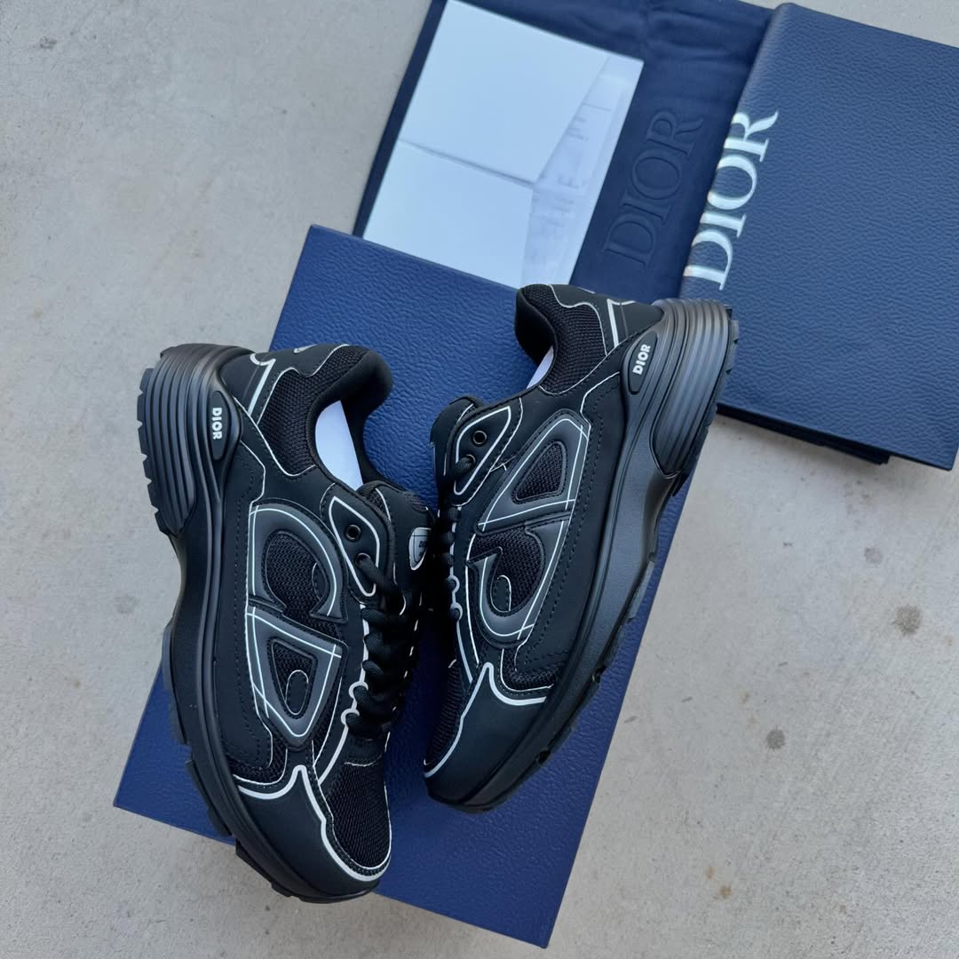 D Trainers 2 in Black