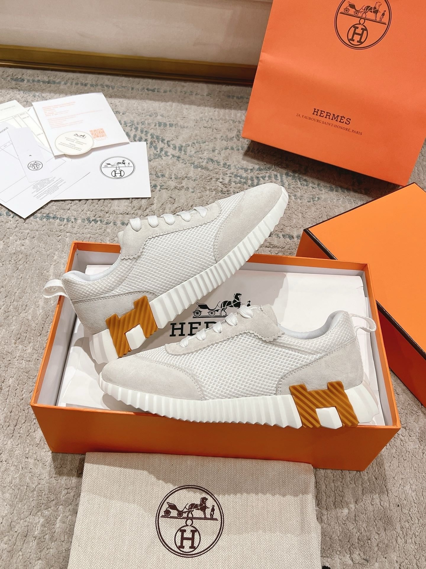 Bouncing Trainers in White 2