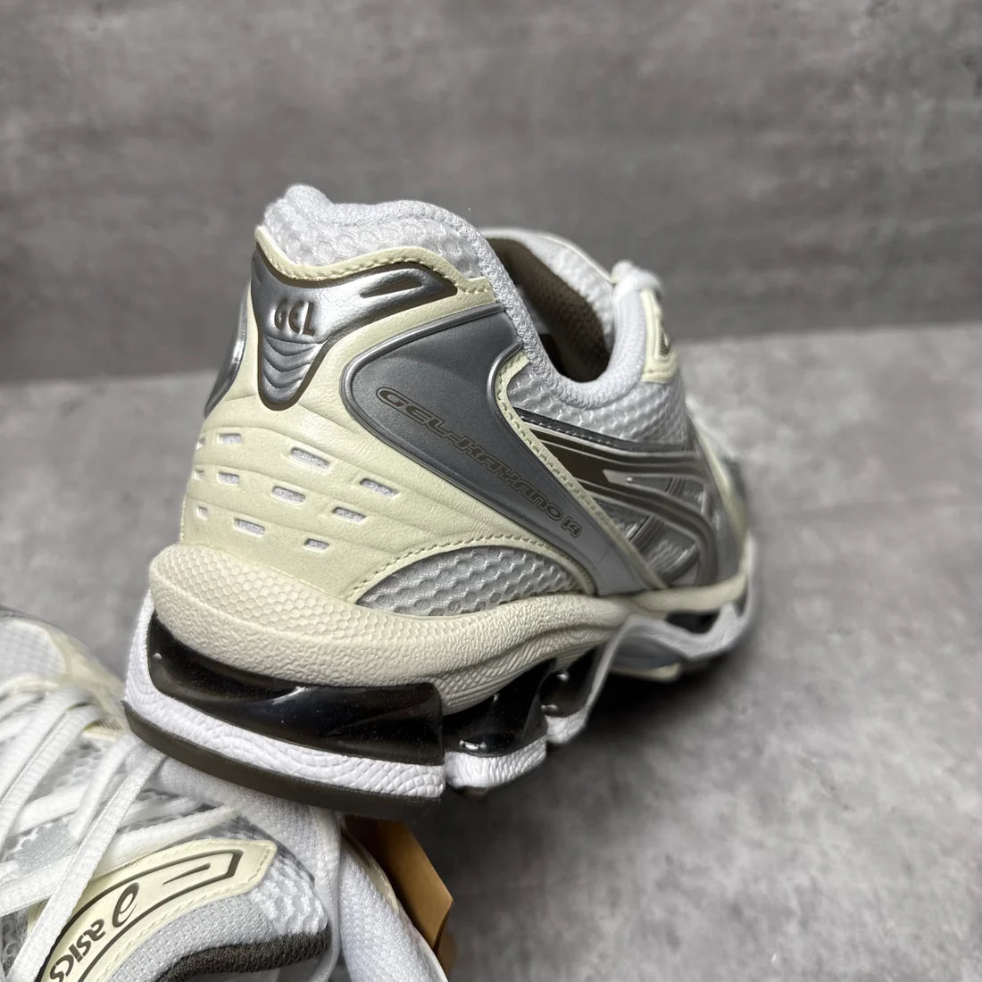 Gel 14 Trainers in White Ivory