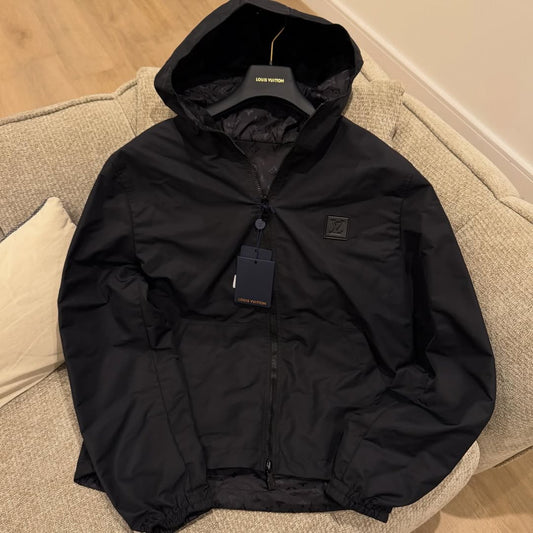 1V Reversible Windbreaker in Black
