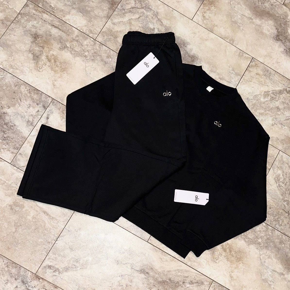 A** Crewneck Set in Black