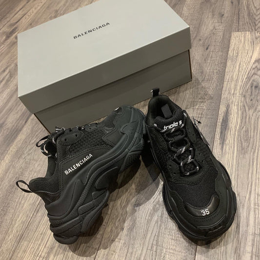 Triple S in Black