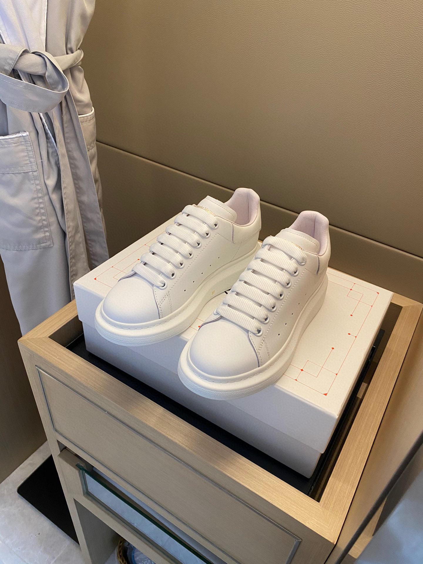 Oversized Sneakers in White