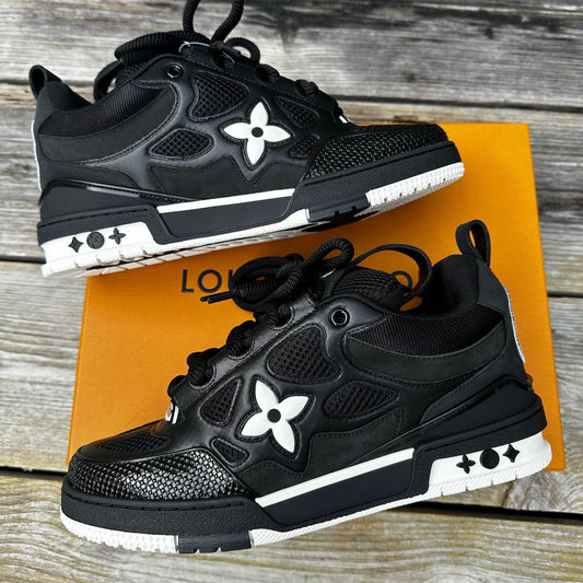 1V Skate Trainers in Black/White