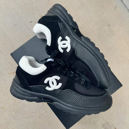 CC Trainers in Black/White