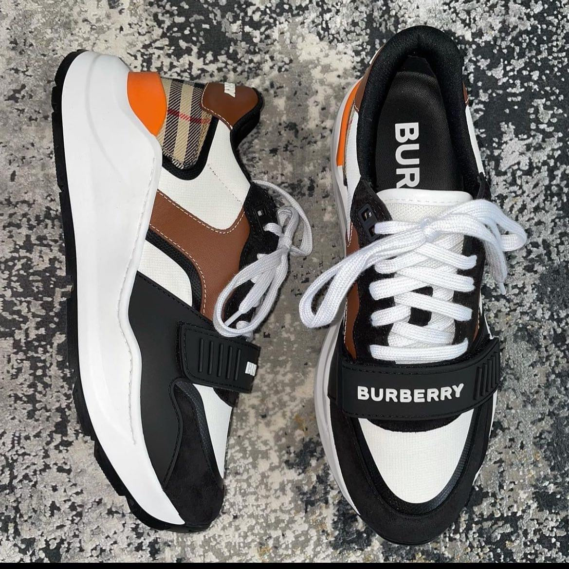 Check Sneakers in Black/Brown