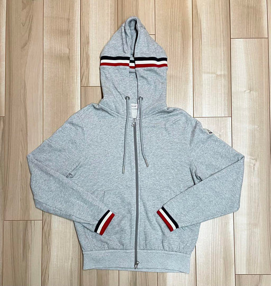 M Zip Hoodie in Grey