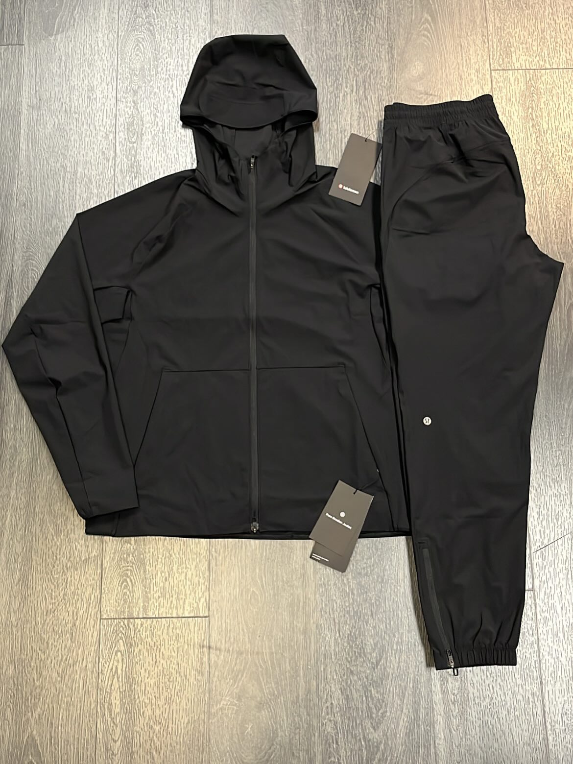 L Set in Black