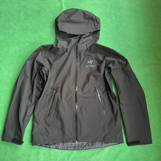 Beta Jacket in Black