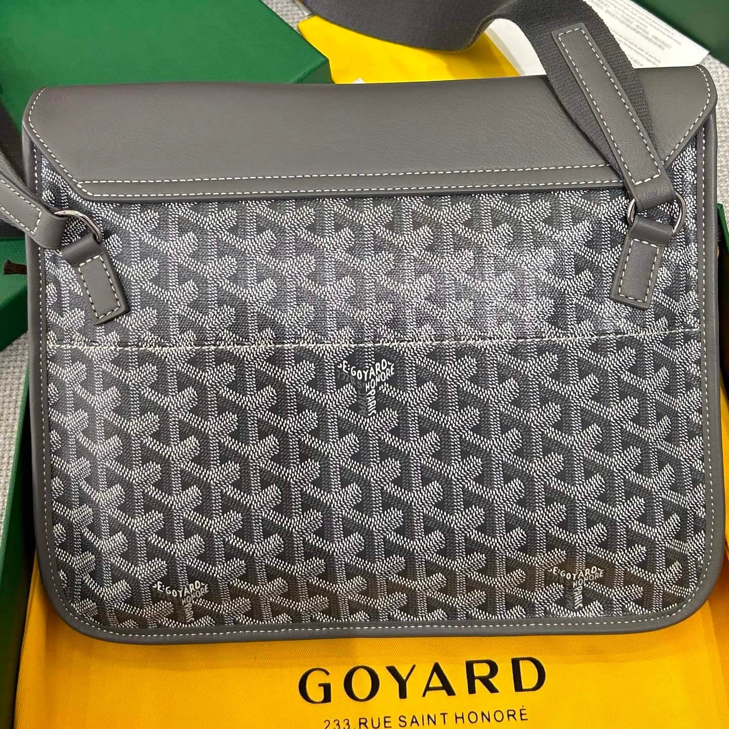 G Messenger in Grey