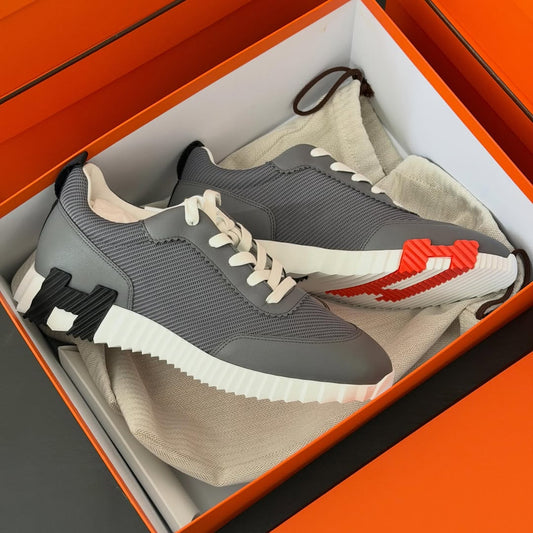 Bouncing Trainers in Grey 3