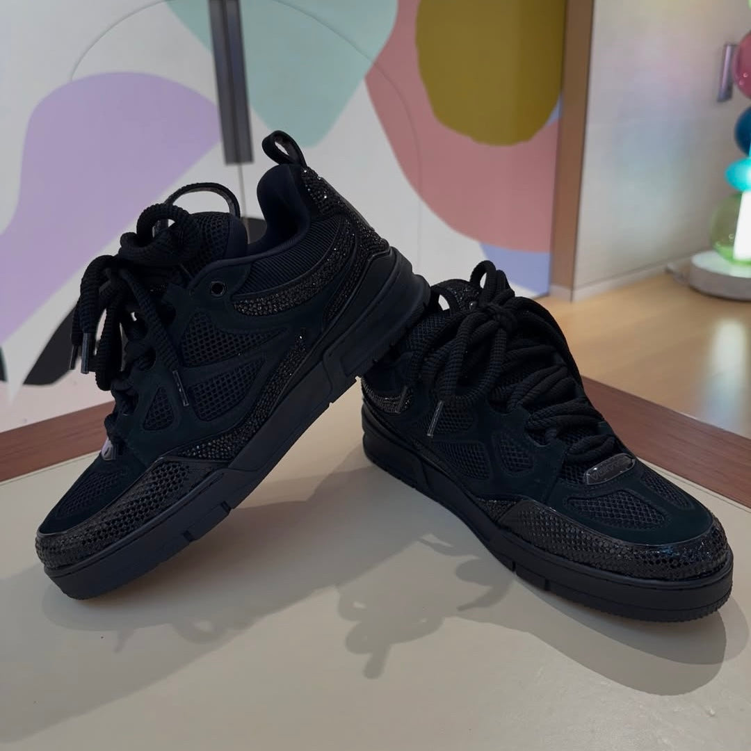 1V Skate Trainers in Black 2