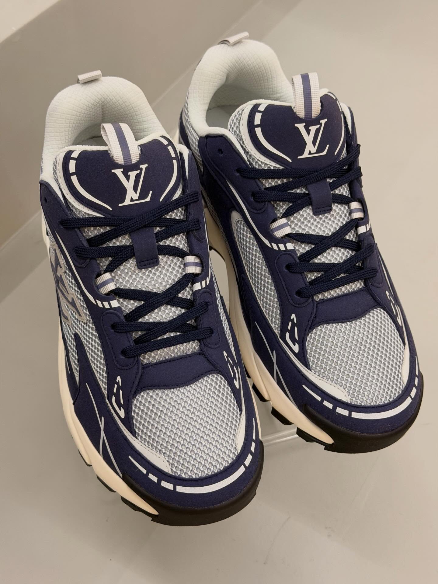 1V Runner in Navy 2