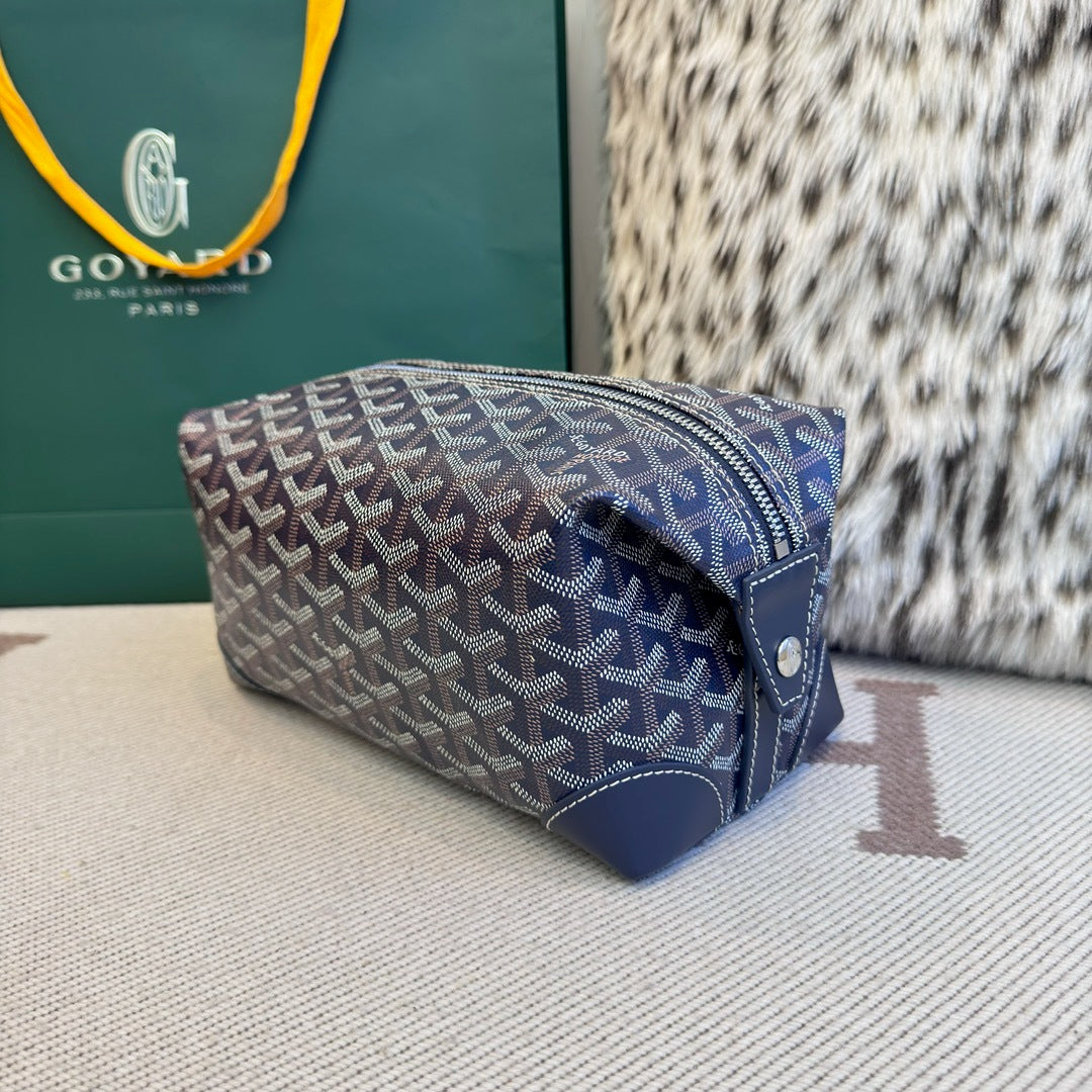 G Toiletry Bag in Navy