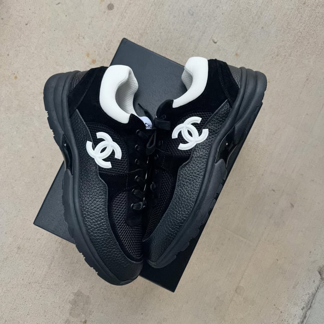 CC Trainers in Black/White