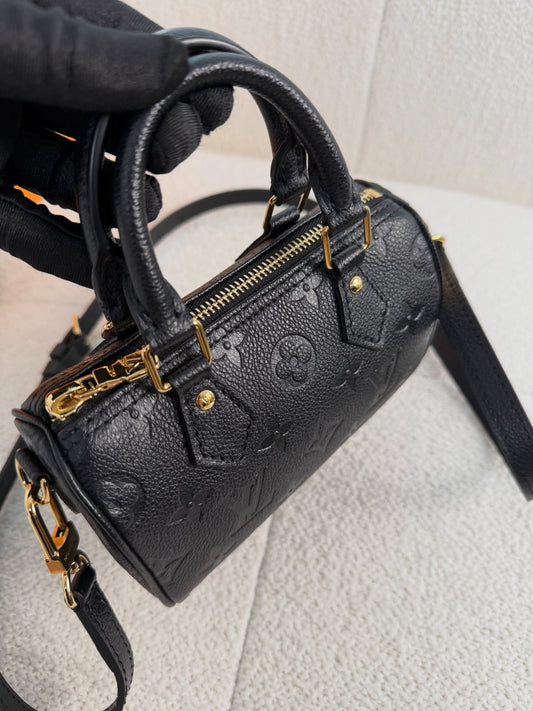 Nano Speedy in Black