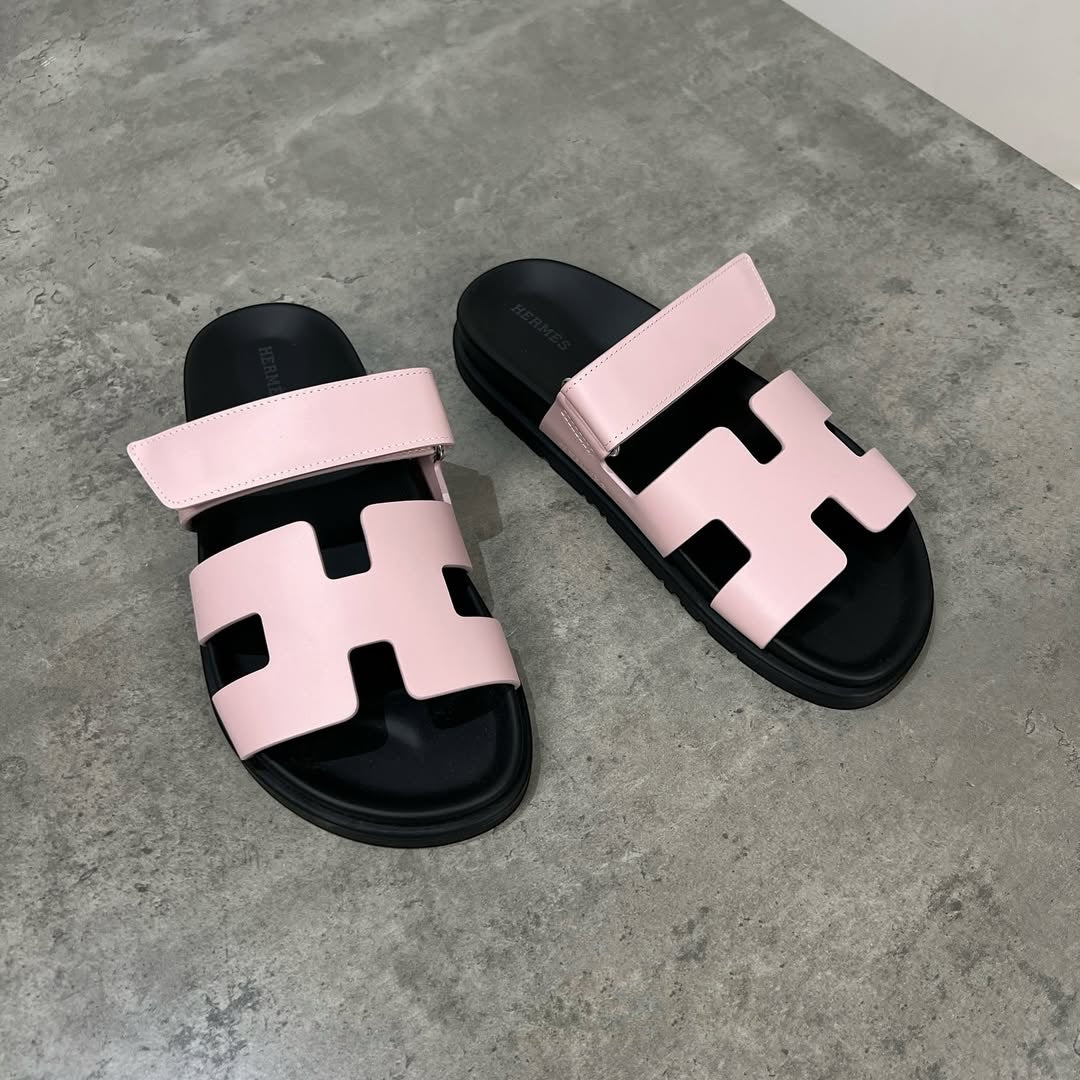 H Chypre Sandal in Pink