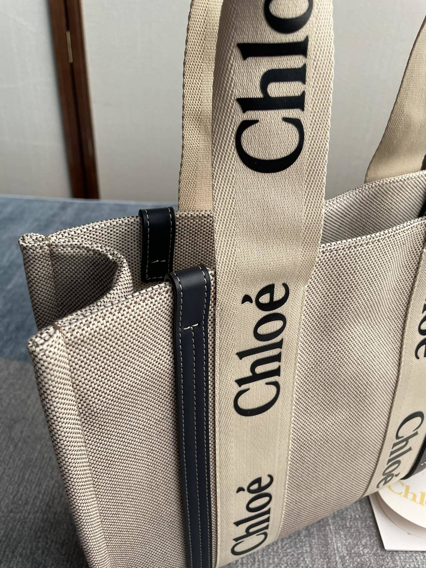 C Medium Tote Bag in Black