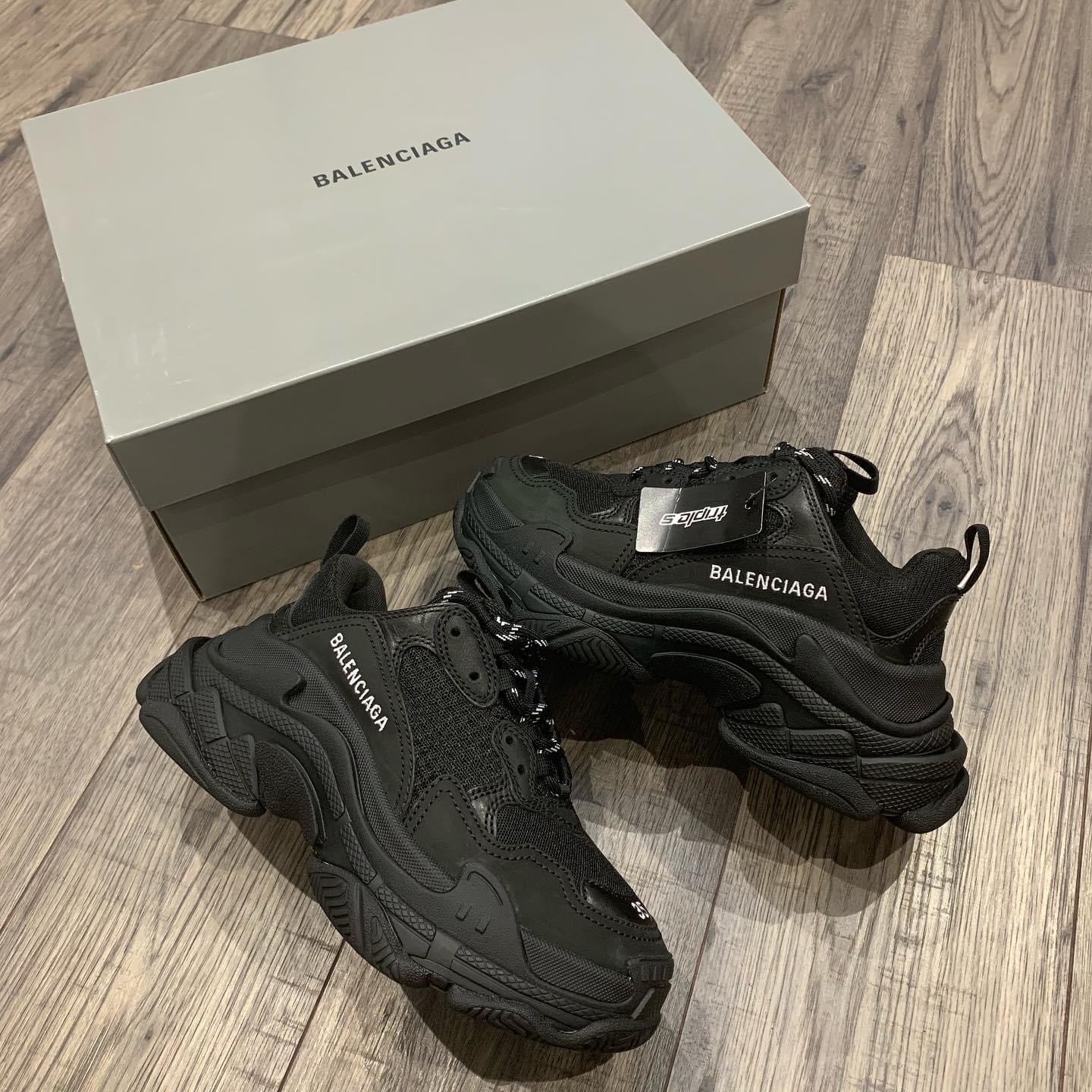 Triple S in Black